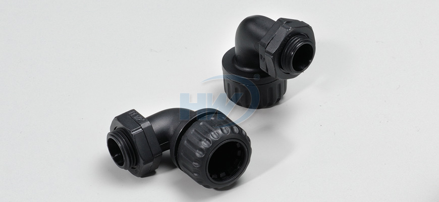 Hoektype conduit-adapters