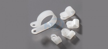 مشابك كابل، تثبيت براغي، بولياميد، قطر ثقب التثبيت 5.5mm، أقصى قطر للحزمة 3.3mm. - مشابك كابلات بتثبيت لولبي